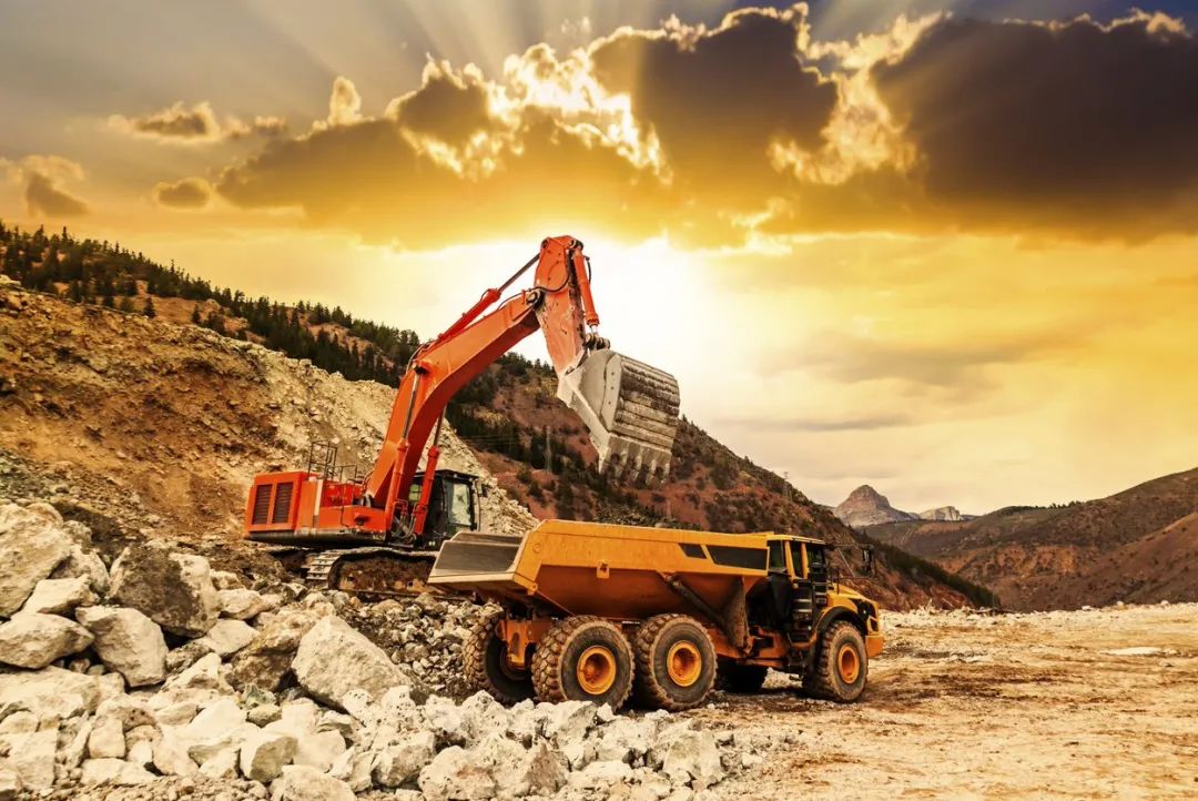 派克漢尼汾Parker: 前沿的挖掘機設(shè)計特點，從容應(yīng)對挑戰(zhàn)！